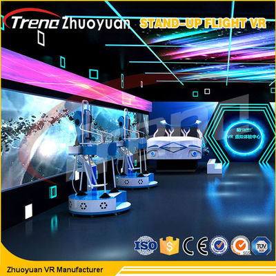 220 εσωτερικά παιχνίδια σκι βολτ στέκονται επάνω τον προσομοιωτή πτήσης VR για το εμπορικό κέντρο